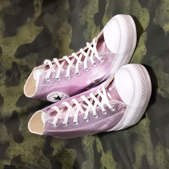 NWT Chuck Taylor All Star Lux Mid Wedge Sneakers - Picture 2 of 9